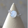 Bague pierre de lune étoiles