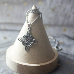 Collier nœud de sorcière